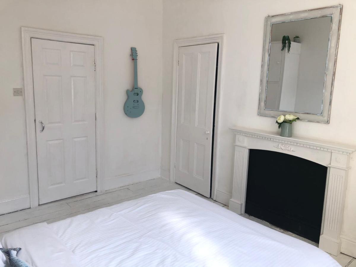 New! Seaside Central Scarborough Apartment ภายนอก รูปภาพ